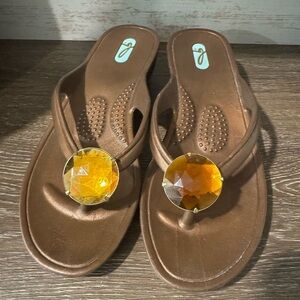 OKA b. Brown Women's Jeweled Thong Sandals with Amber Gem